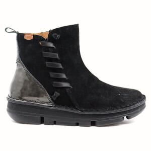 NEW ONFOOT touch ribbon boot in black